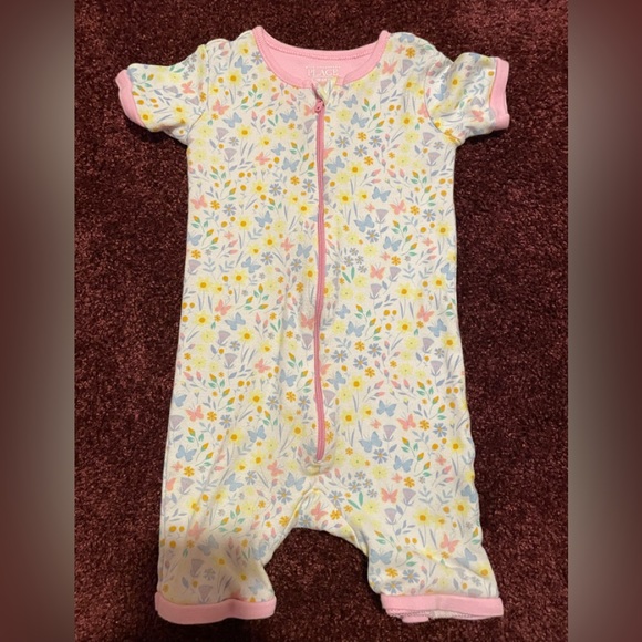 Children’s Place pajamas - Picture 1 of 2